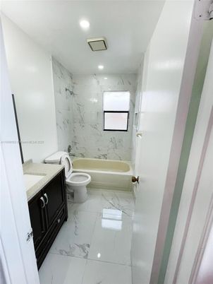 Bathroom, Interior, Marble, Marble Walls, Recessed Lighting