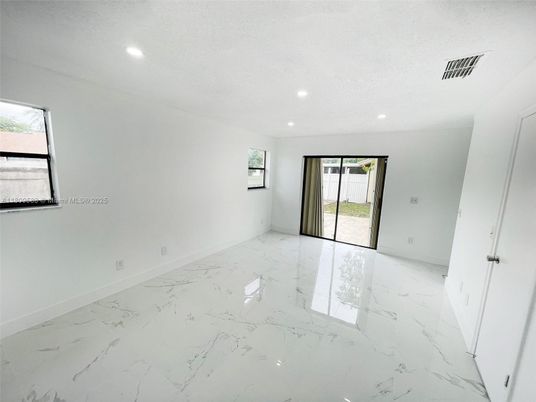 Empty room, Interior, Marble, Recessed Lighting