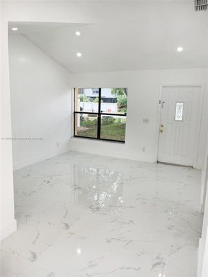 Empty room, Interior, Marble, Recessed Lighting