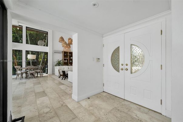 Dining room, Interior