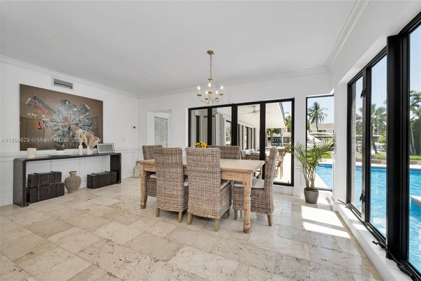 Chandelier, Dining room, Interior, Pendant Lights, Water