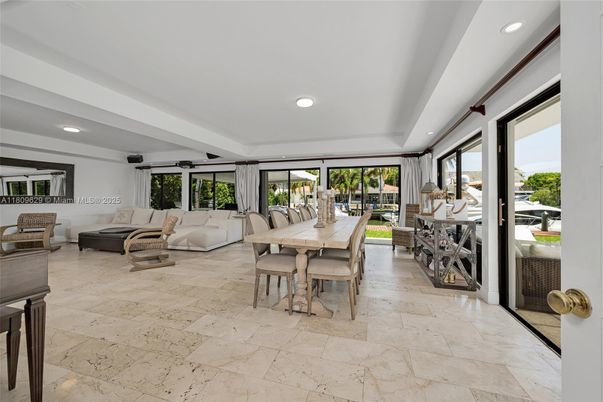 Dining room, Interior, Recessed Lighting