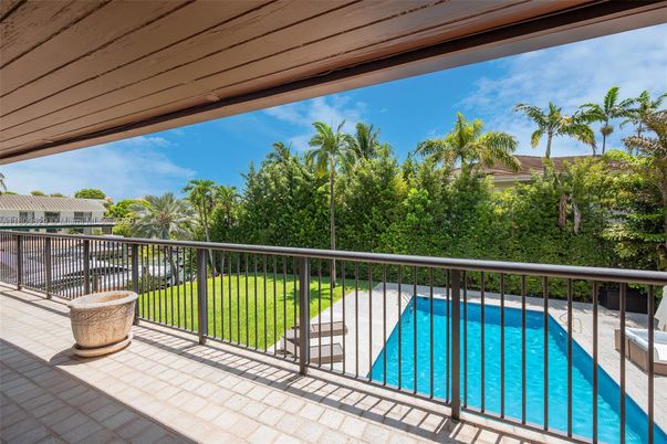 Exterior, Pool, Other