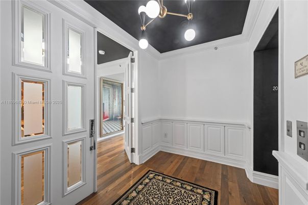 Interior, Pendant Lights, Wood Texture Flooring