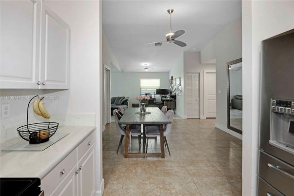 Dining room, Interior