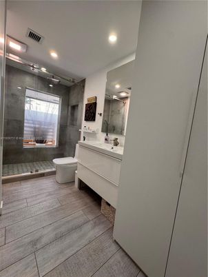 Bathroom, Dual Sink Vanities, Free Standing Baths, Glass Shower, Interior, Recessed Lighting
