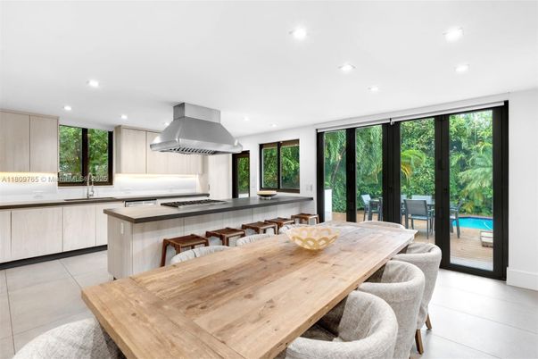 Dining room, Interior, Kitchen, Recessed Lighting