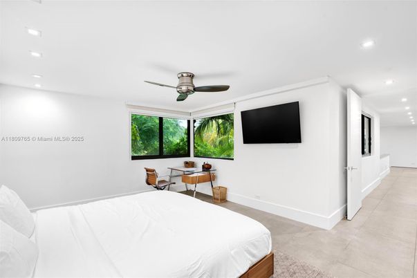 Bedroom, Interior, Recessed Lighting