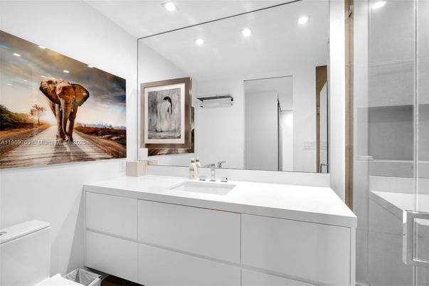 Bathroom, Interior, Recessed Lighting