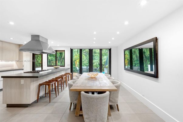 Dining room, Interior, Kitchen, Recessed Lighting