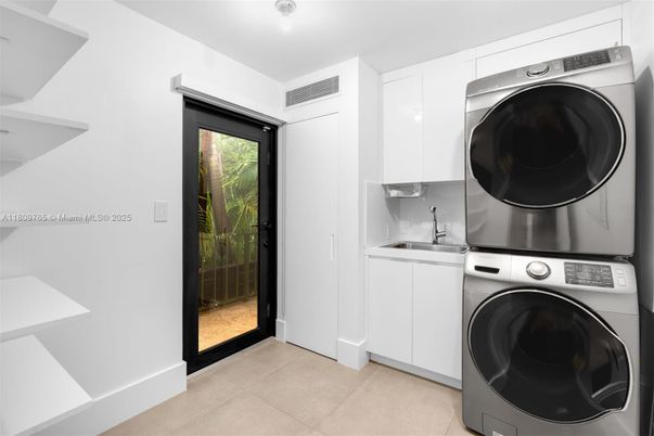 Interior, Washer