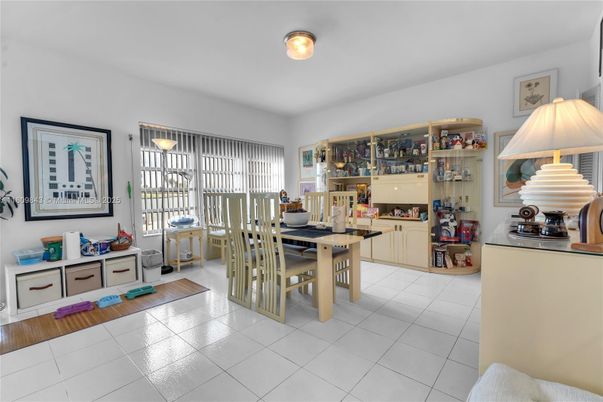 Dining room, Interior