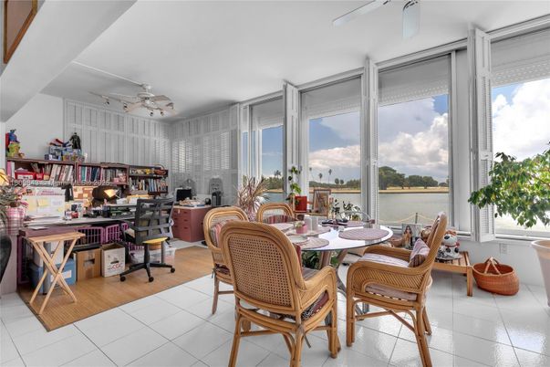 Dining room, Interior, Sun Room, Water