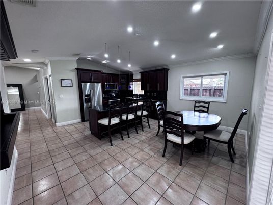 Dining room, Interior, Kitchen, Pendant Lights, Recessed Lighting, Stainless Steel Appliances