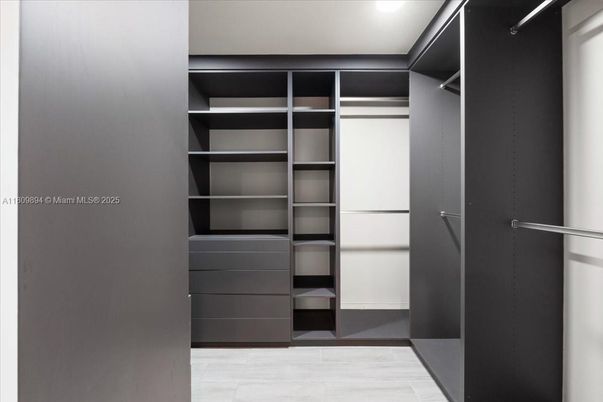 Interior, Walk-in Closets