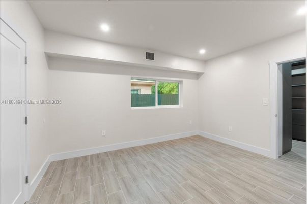Empty room, Interior, Recessed Lighting, Wood Texture Flooring