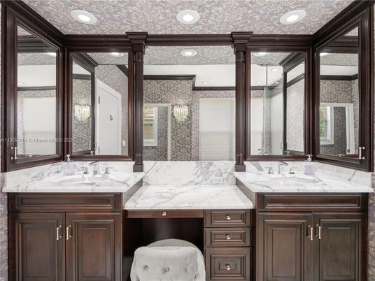 Bathroom, Interior, Recessed Lighting