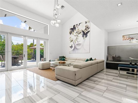 Interior, Living room, Pendant Lights, Recessed Lighting