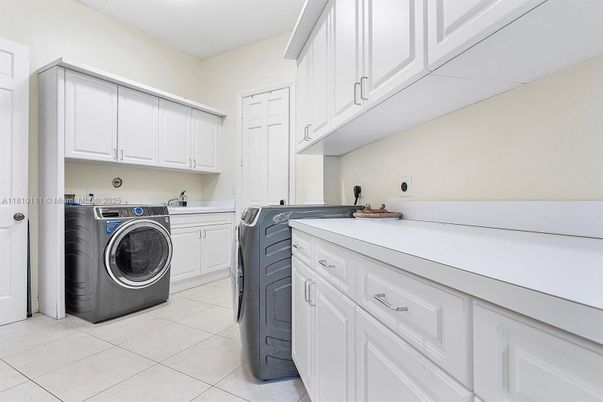 Interior, Washer