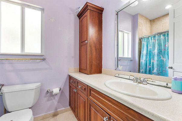 Bathroom, Interior, Recessed Lighting