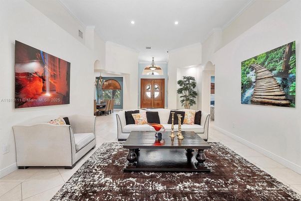 Interior, Living room, Pendant Lights, Recessed Lighting