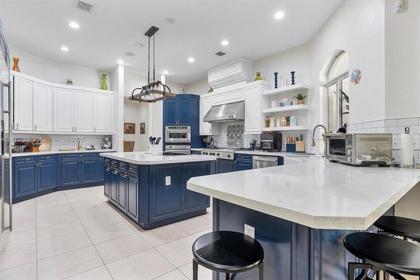 Interior, Kitchen, Pendant Lights, Recessed Lighting, Stainless Steel Appliances