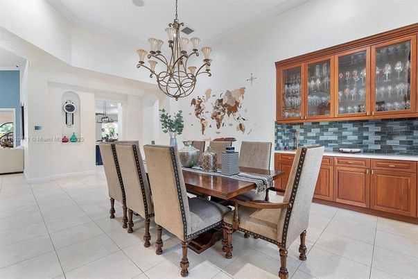 Chandelier, Dining room, Interior
