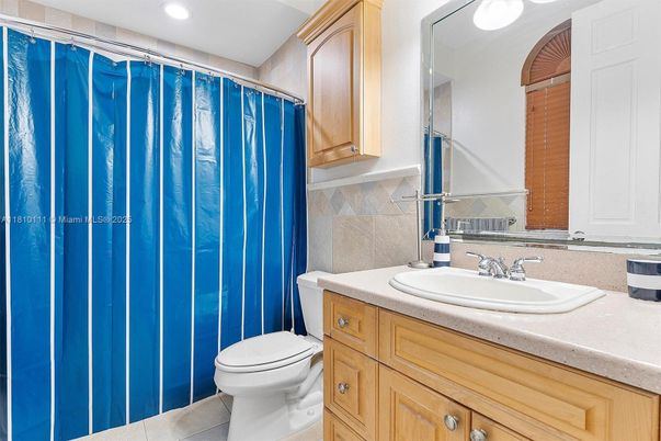 Bathroom, Interior, Recessed Lighting