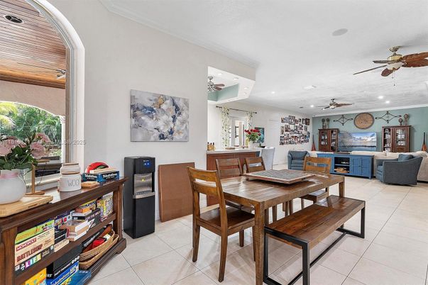 Dining room, Interior, Living room, Recessed Lighting