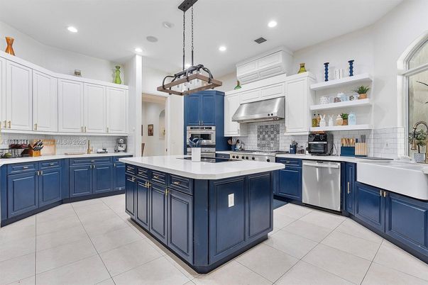 Interior, Kitchen, Pendant Lights, Recessed Lighting, Stainless Steel Appliances