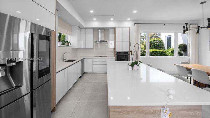 Dining room, Interior, Kitchen, Pendant Lights, Recessed Lighting, Stainless Steel Appliances