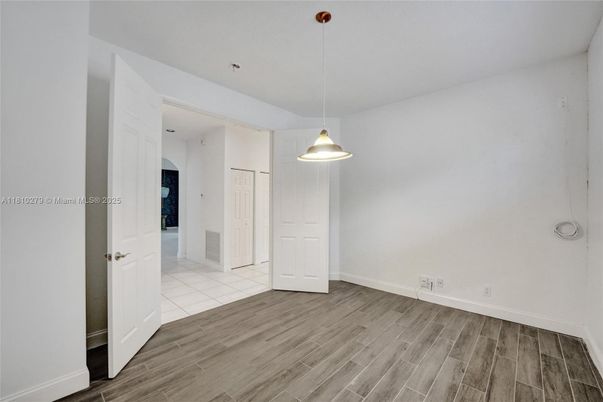 Empty room, Interior, Pendant Lights, Wood Texture Flooring