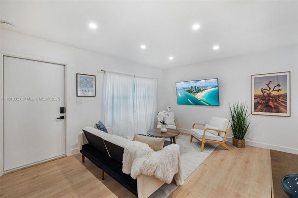 Interior, Living room, Recessed Lighting, Wood Texture Flooring