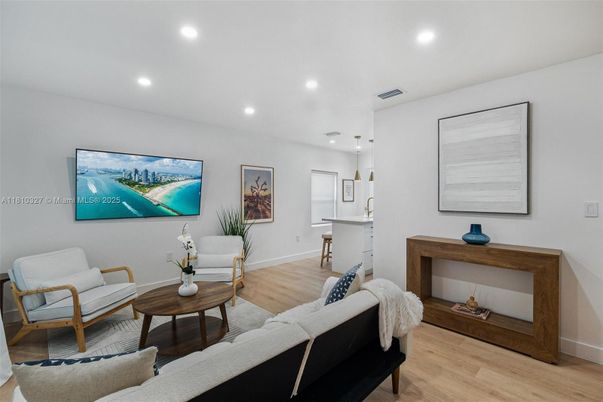 Interior, Living room, Pendant Lights, Recessed Lighting, Wood Texture Flooring