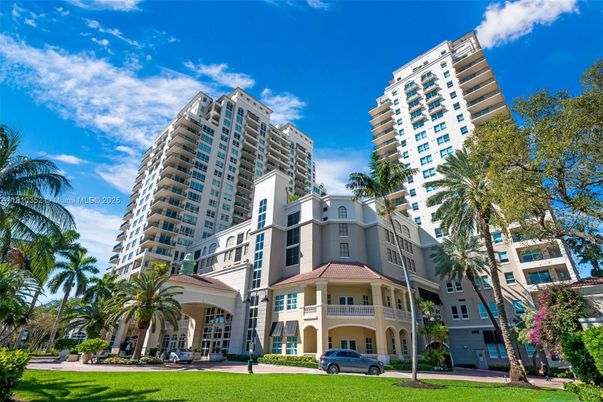 Exterior, Facade, Condo Building