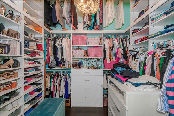Chandelier, Interior, Walk-in Closets