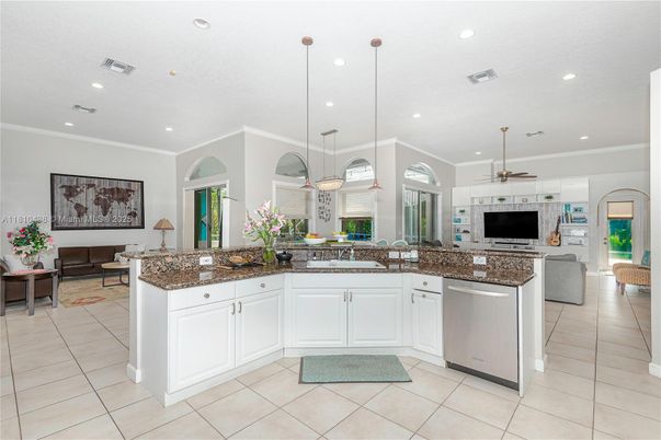 Interior, Kitchen, Living room, Pendant Lights, Recessed Lighting