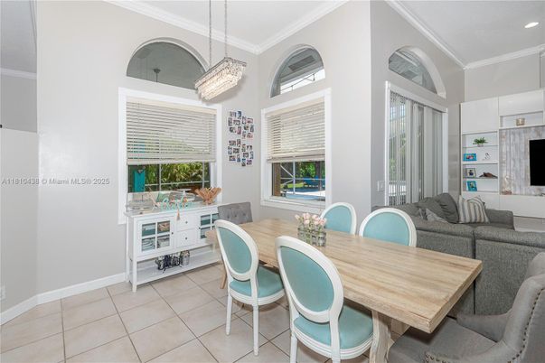 Chandelier, Dining room, Interior, Pendant Lights, Recessed Lighting