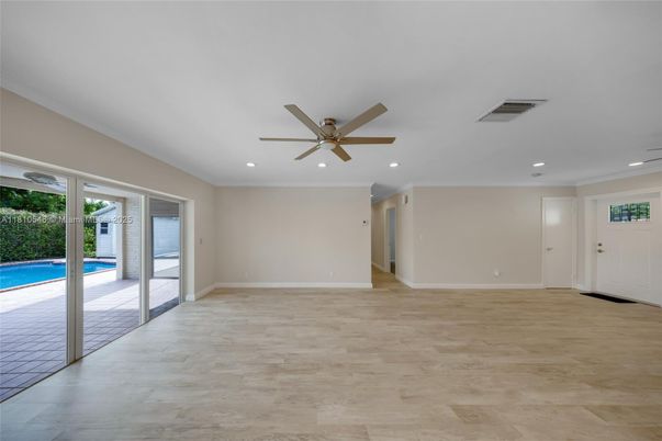 Empty room, Interior, Recessed Lighting