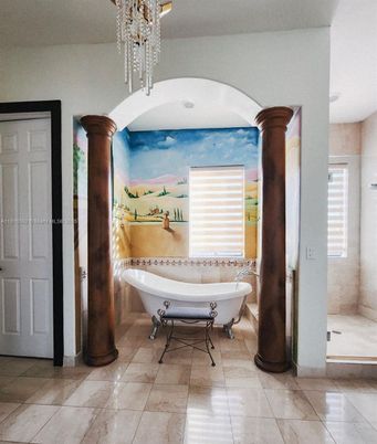 Bathroom, Chandelier, Free Standing Baths, Interior