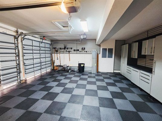 Garage, Interior