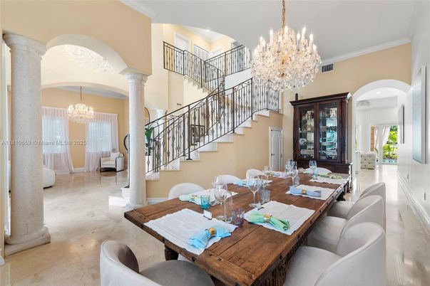 Chandelier, Dining room, Interior