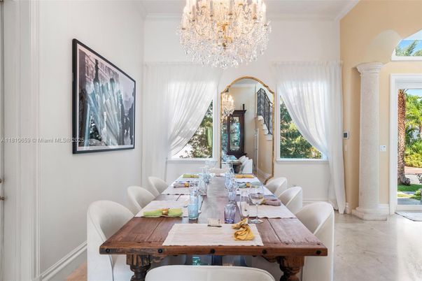 Chandelier, Dining room, Interior