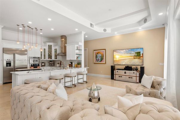 Interior, Kitchen, Living room, Pendant Lights, Recessed Lighting, Stainless Steel Appliances
