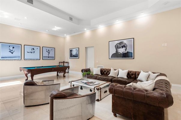 Billiard Table, Game Room, Interior, Living room, Recessed Lighting