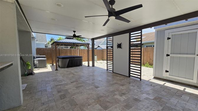 Exterior, Hot Tub