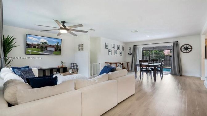 Dining room, Interior, Living room, Wood Texture Flooring