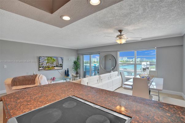 Dining room, Interior, Recessed Lighting, Water
