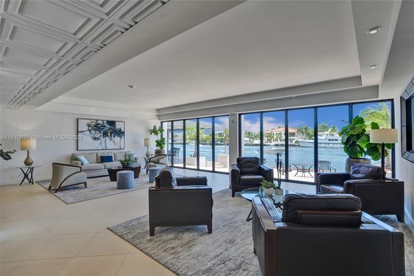 Interior, Living room, Recessed Lighting, Water