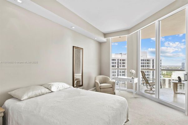 Bedroom, Interior, Recessed Lighting, Water